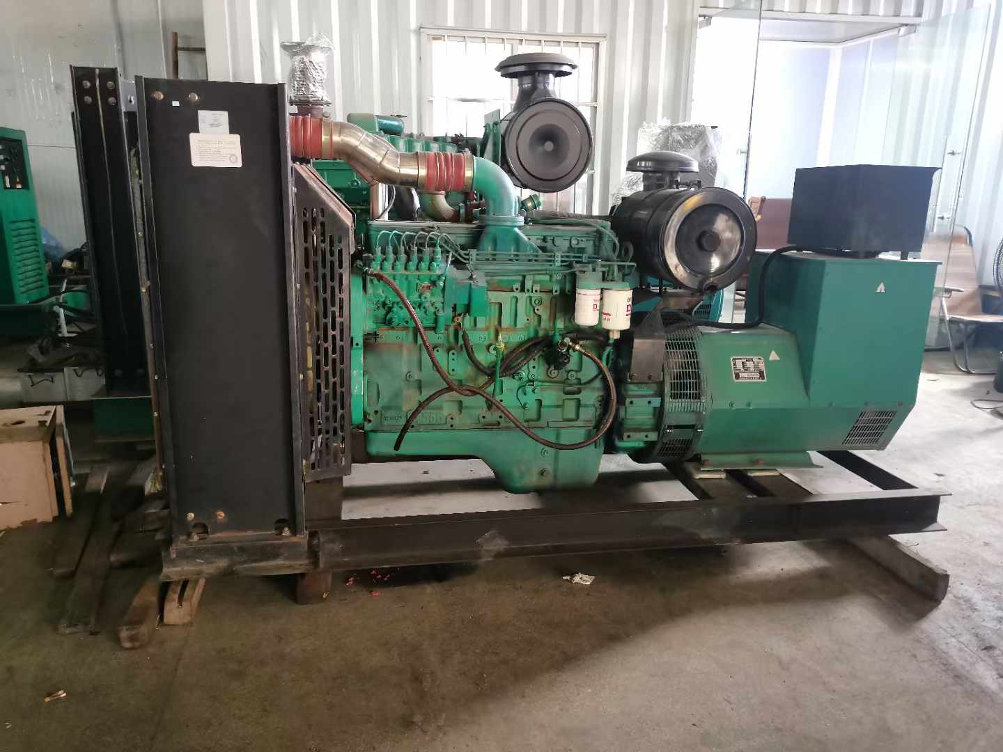 云安发电机租赁如何确定电缆的承载电流是否在安全范围内？