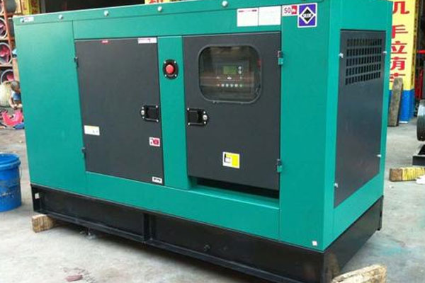 云安如何检查机油的使用时间？